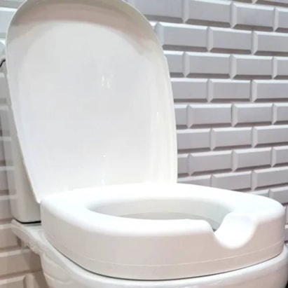 Assento Sanitário Elevado Mebuki Quadra Retangular 7,5cm Branco - 10400716