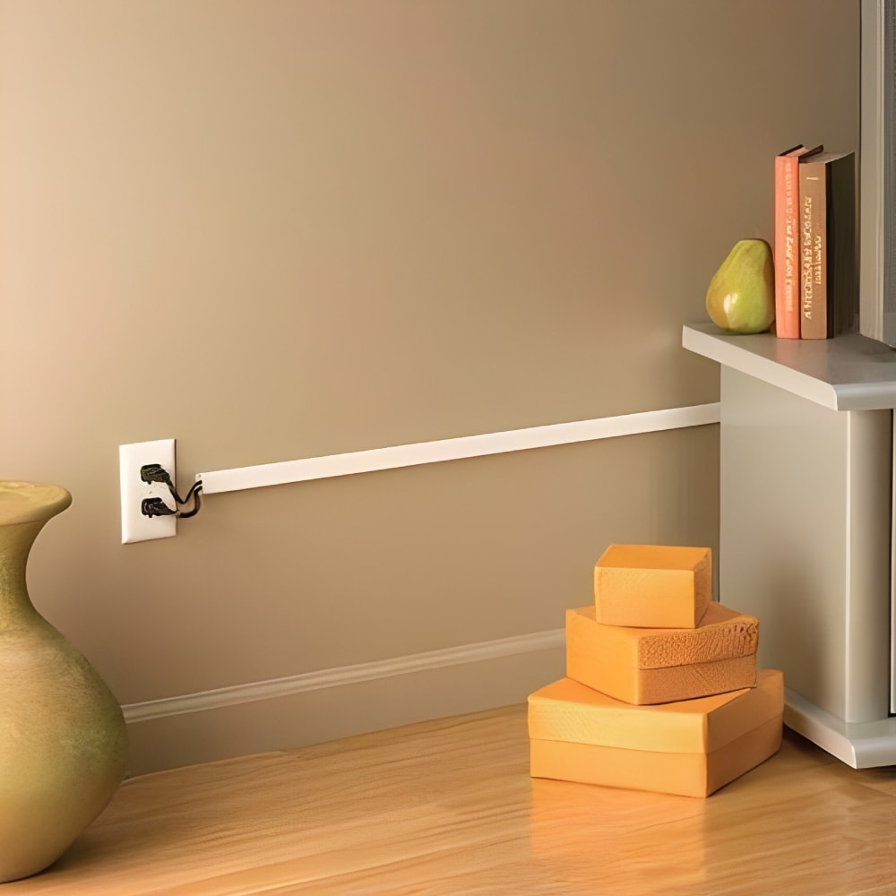 Canaleta PVC Ilumi Dupla Face 10x10mm Barra 2M Branca - 620913DF