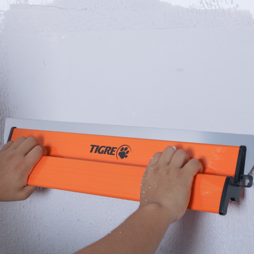 Desempenadeira Tigre Pro Aço 60cm - 62190060