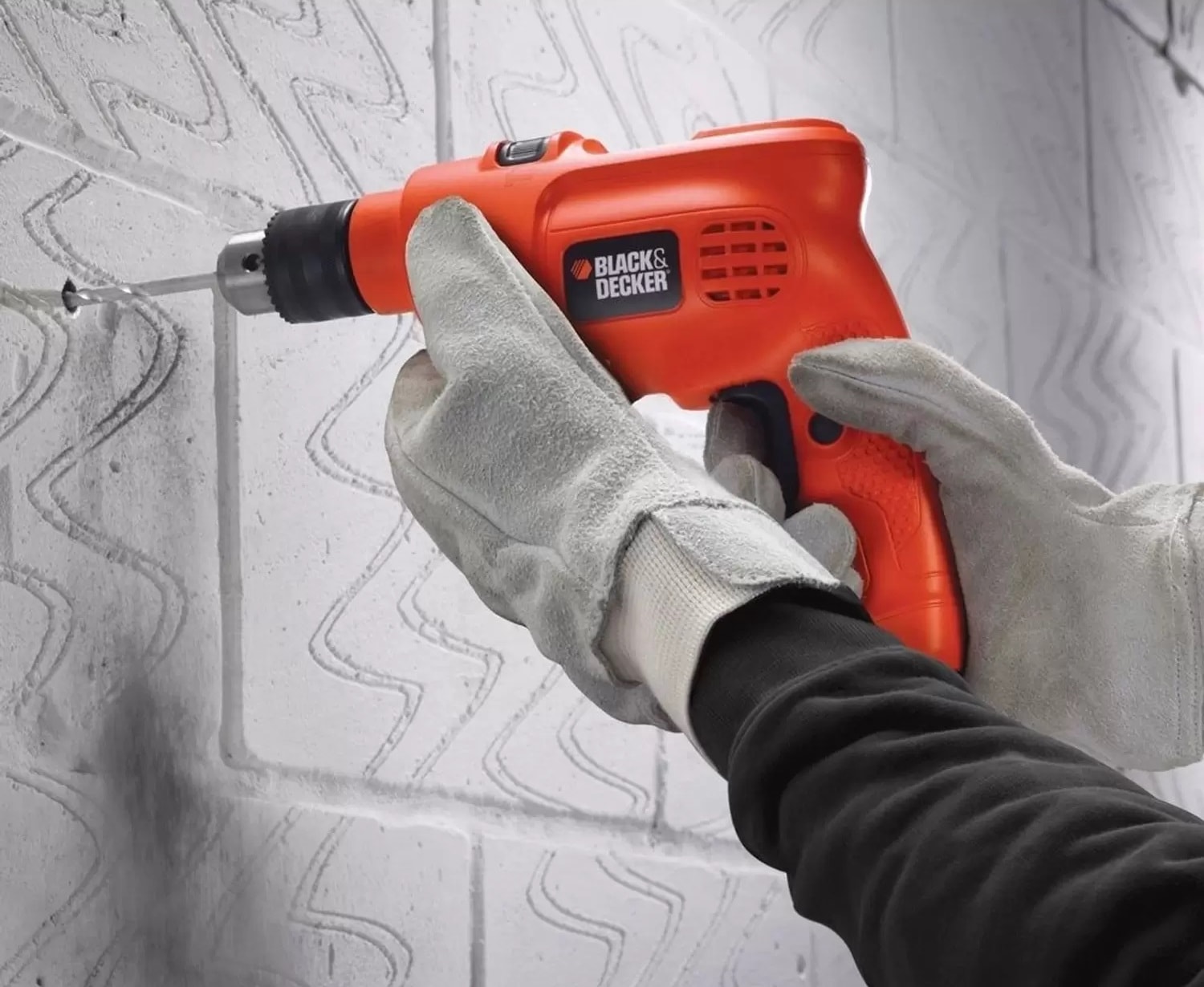 Furadeira de Impacto Black+Decker 3/8 560W 127V - TM500KB9BR