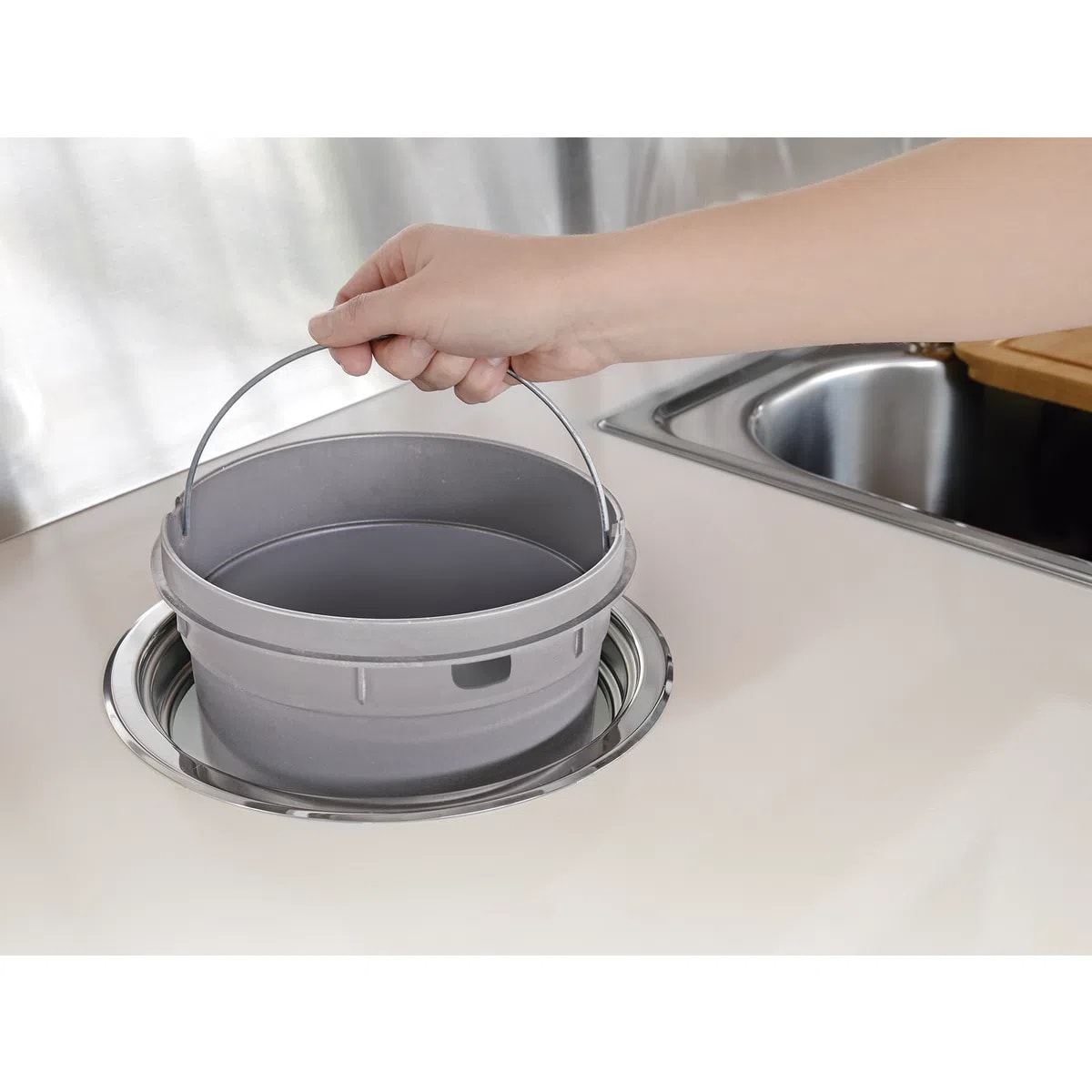 Lixeira de Embutir Tramontina Clean Round Tampa Inox 5L - 94518005