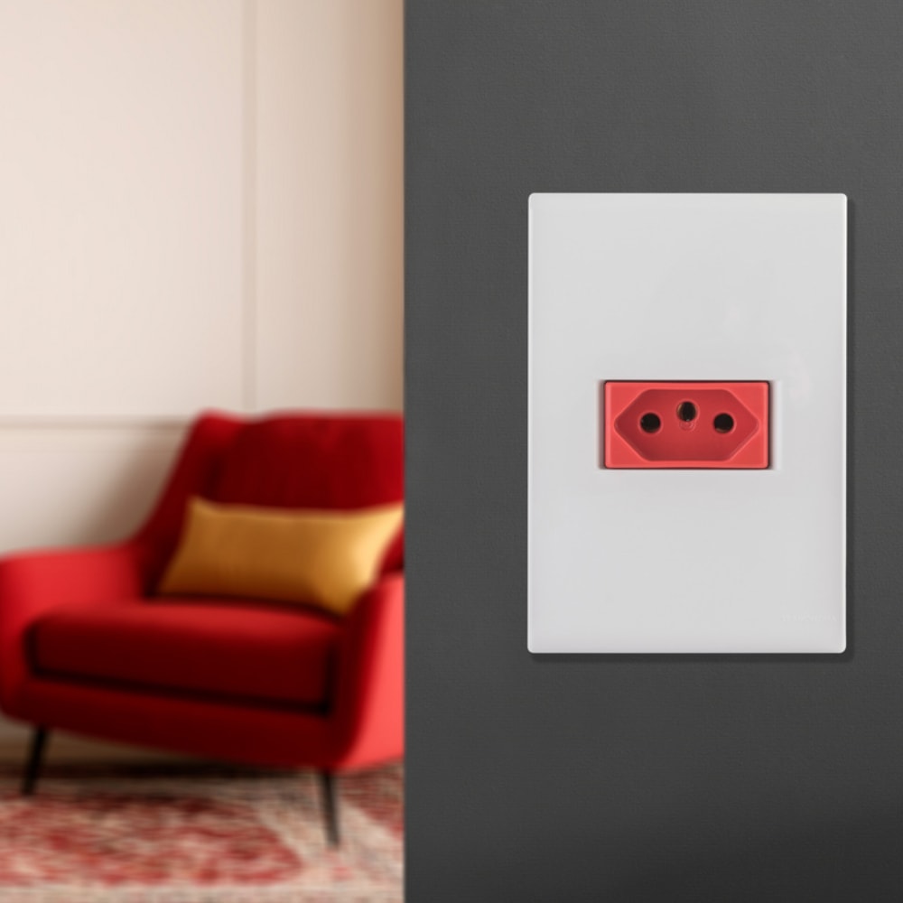 Módulo Tomada 2P+T Tramontina 20A 250V Vermelho - 57115039