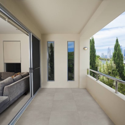 Porcelanato Acetinado 72x72cm Caixa 2,61m² Delta Madrid Bloc Retificado - 3055