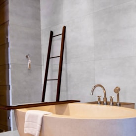 Porcelanato Acetinado 72x72cm Caixa 2,61m² Delta Madrid Plata In Retificado - 3056