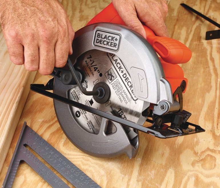 Serra Circular Black+Decker 184mm 1400w 127v - CS1004-BR