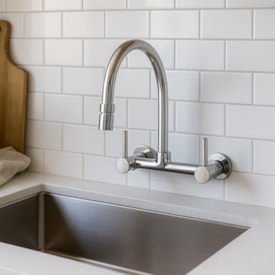 Torneira Misturador para Cozinha Kimetais Delicatta Slim Parede Bica Alta Cromada - MT001908