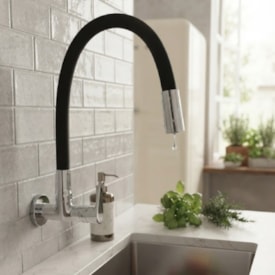 Torneira para Cozinha Kimetais Vitacor Lume Gourmet Bica Flexível Parede Preta - 1168 C56