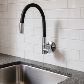 Torneira para Cozinha Zagonel Motion Parede Preta e Cromada - TOMTCZPAMPR001