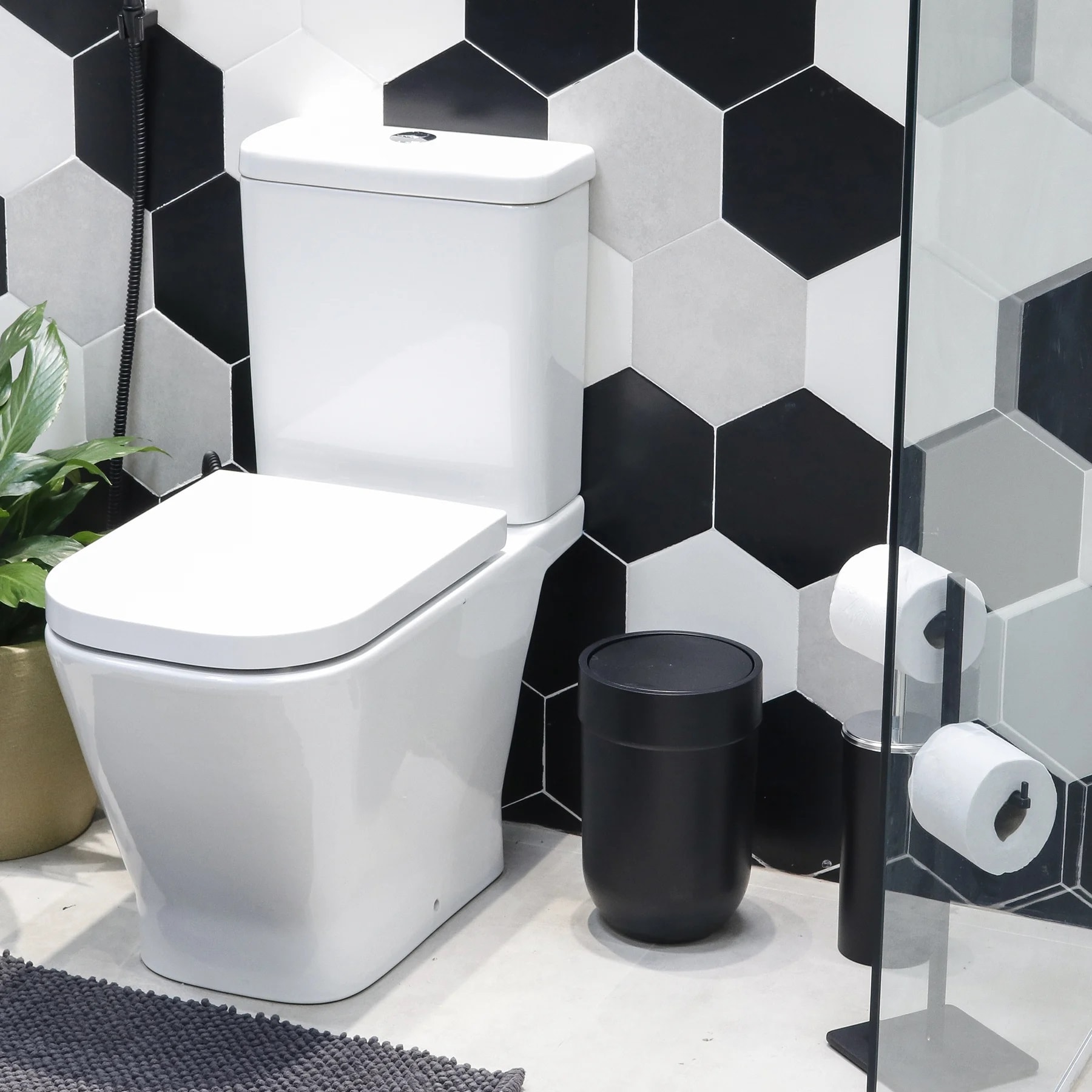 Vaso Sanitário com Caixa Acoplada Kit Roca Gap Branca