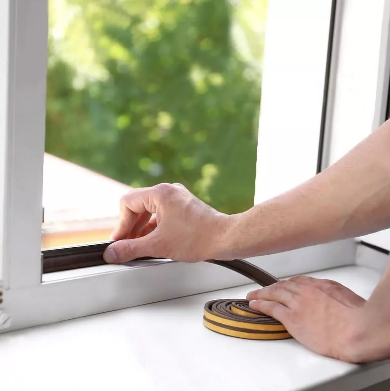 Veda Frestas Comfortdoor Adesiva 2x09mm Marrom 6 Mts