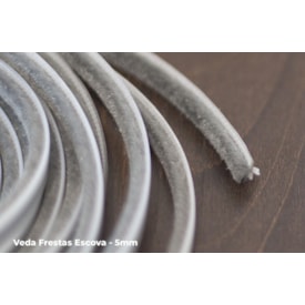 Veda Frestas Comfortdoor Escova Adesiva 10x7mm Cinza 5 Mts